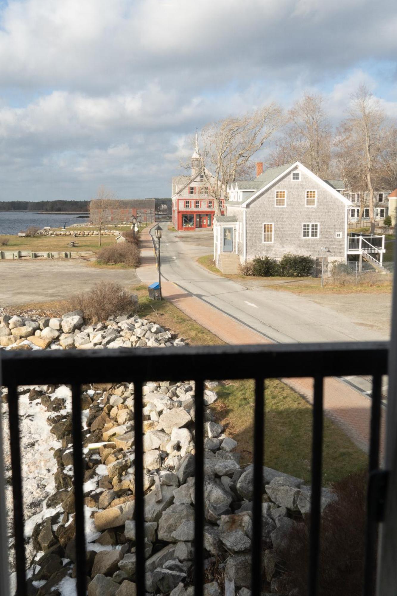 Albert'S Shelburne Exterior photo