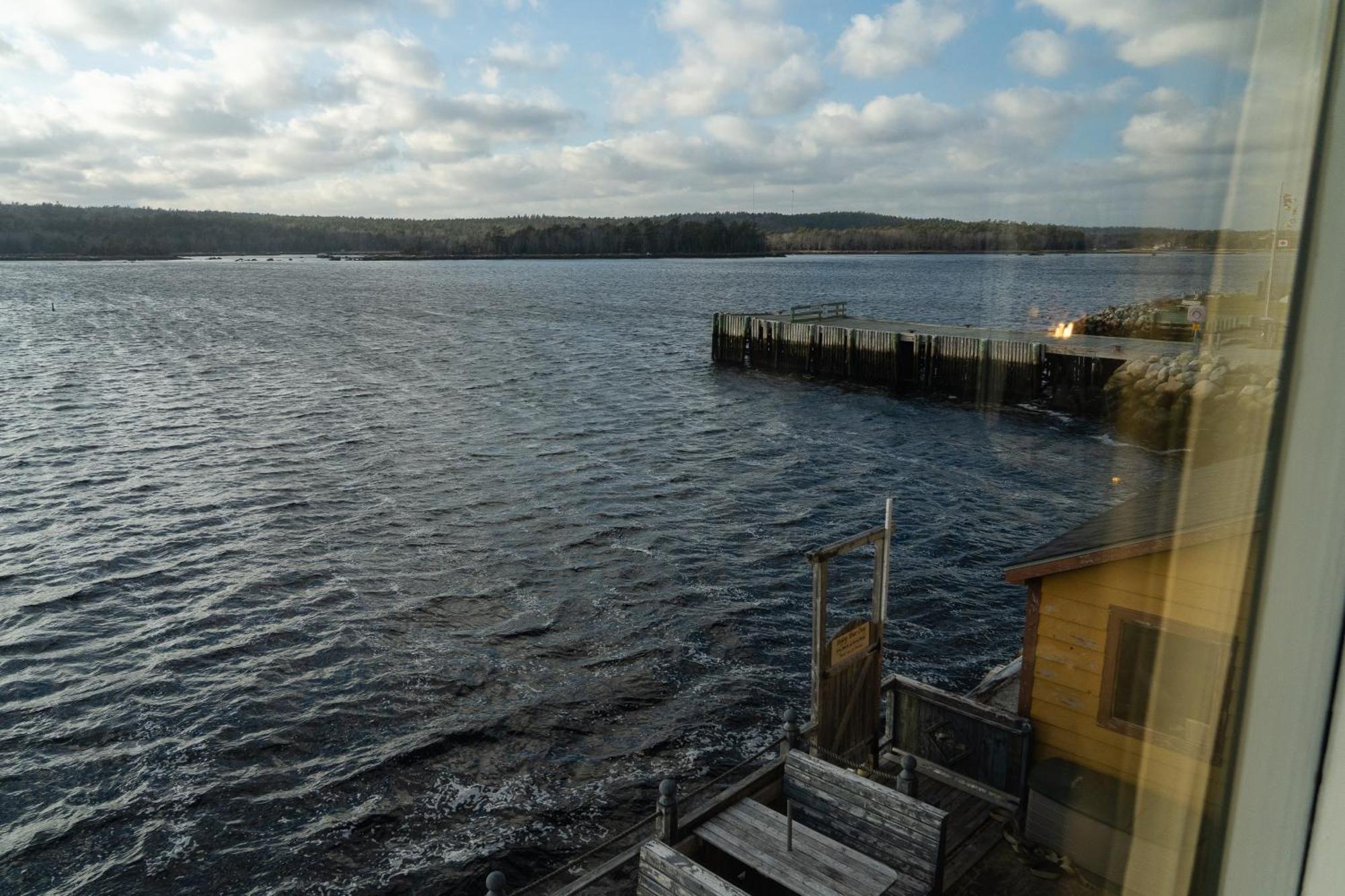 Albert'S Shelburne Exterior photo